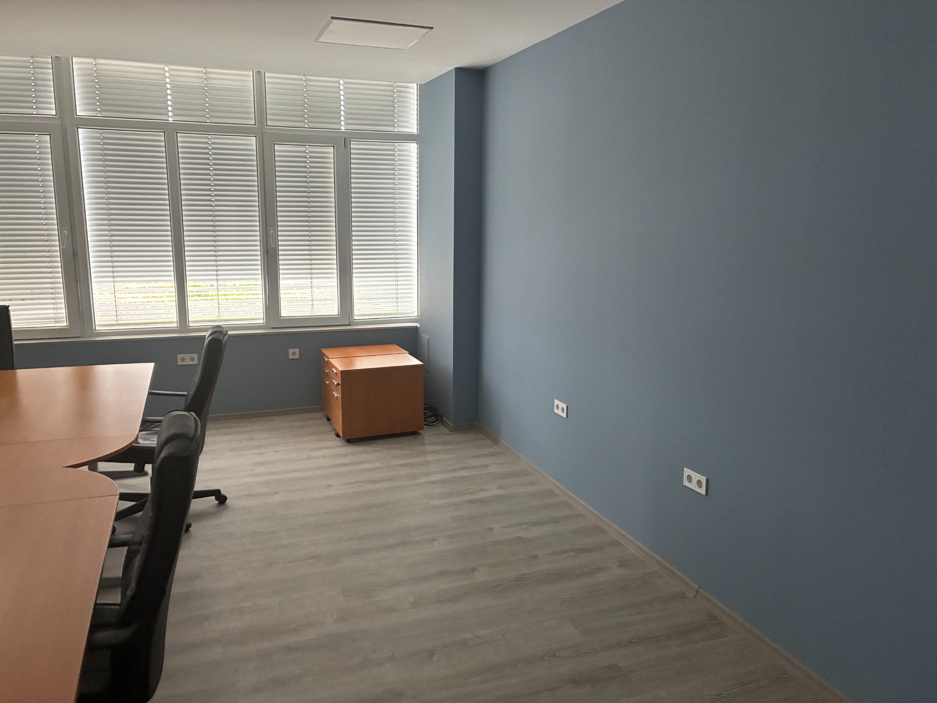 For rent: renovated office, 300 sq.m. in the Southern Industrial Zone, Stara Zagora